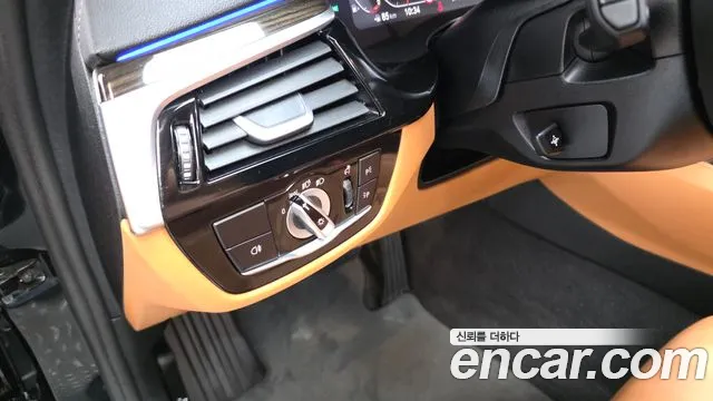 BMW 5 Series G30 — Фото автомобиля 25