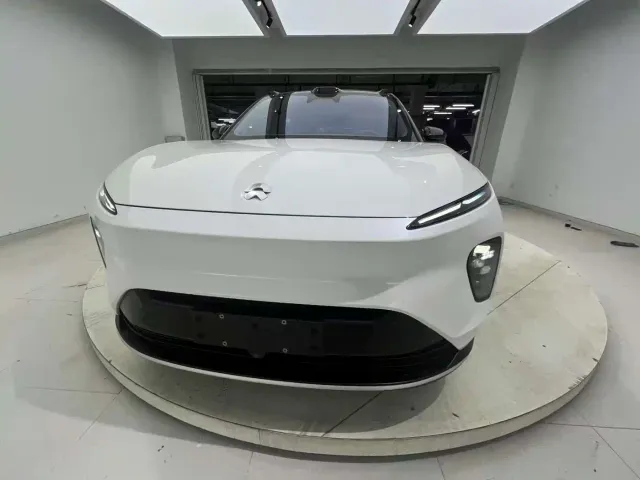 Nio ES8 — Фото автомобиля 27