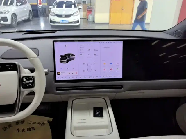 Li Auto i6 — Фото автомобиля 12