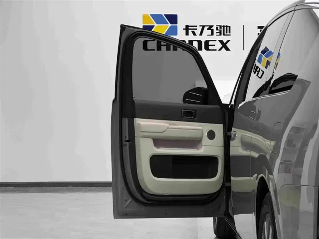 Li Auto MEGA — Фото автомобиля 7
