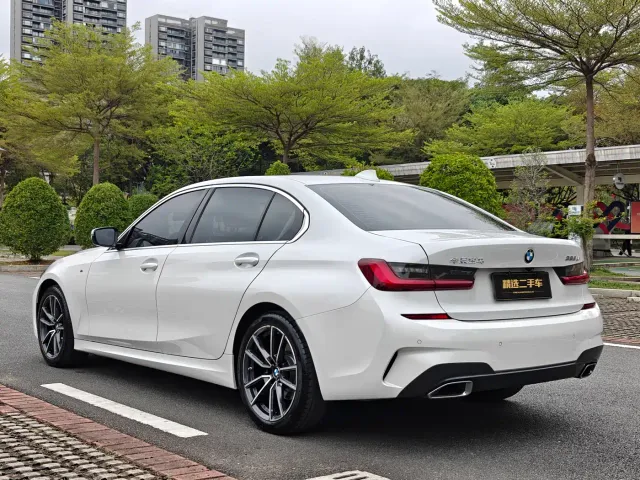 BMW 3 Series — Фото автомобиля 4