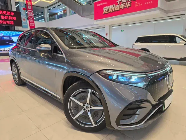 Mercedes-Benz EQS SUV — Фото автомобиля 3