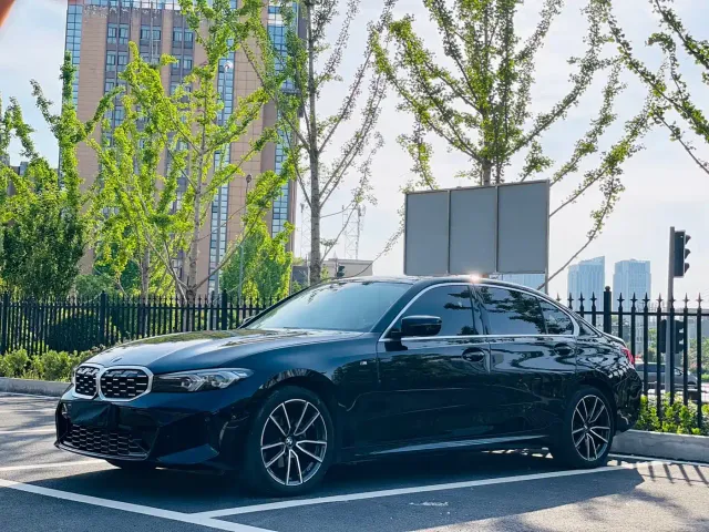 Фотография автомобиля — BMW 3 Series