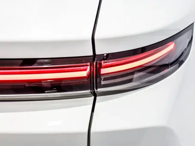 Li Auto i8 — Фото автомобиля 27