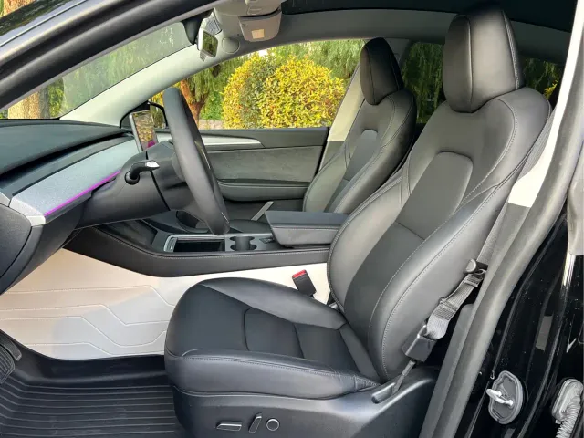 Tesla Model Y — Фото автомобиля 6