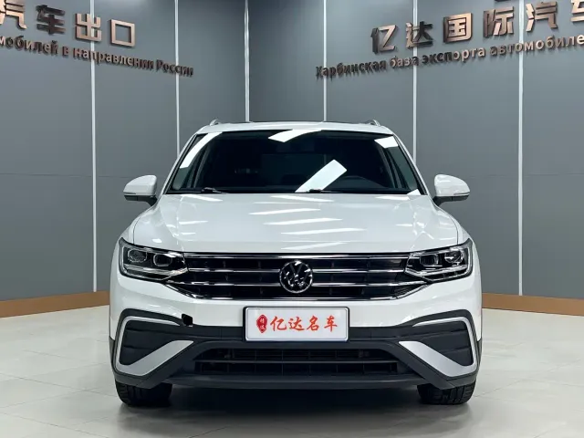 Volkswagen Tiguan L — Фото автомобиля 3