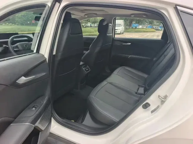 Changan Eado — Фото автомобиля 5
