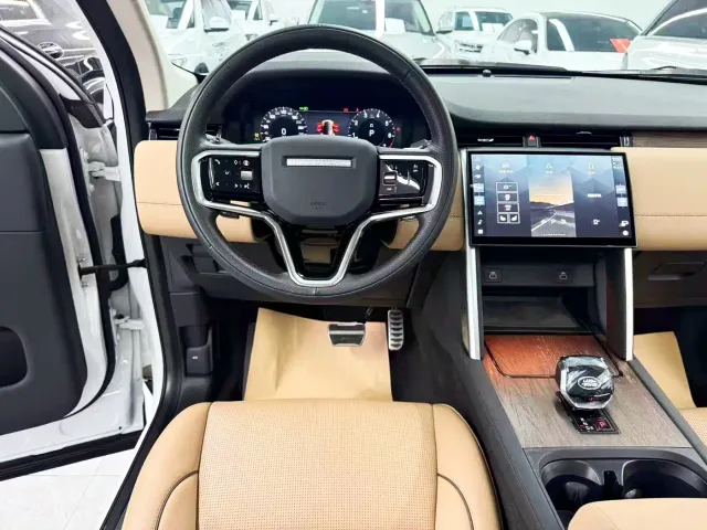 Land Rover Discovery Sport — Фото автомобиля 16