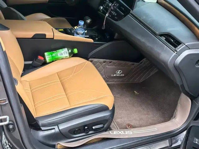 Lexus ES — Фото автомобиля 13