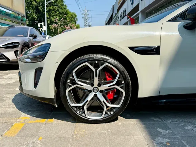Xiaomi SU7 — Фото автомобиля 23