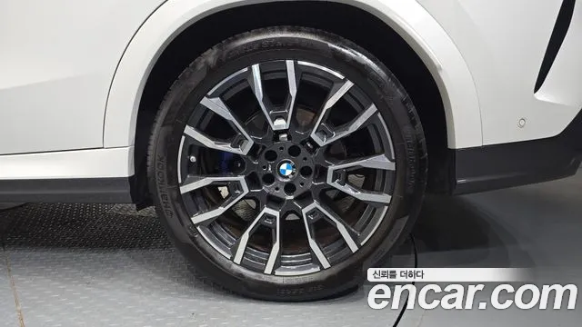 BMW X6 xDrive40i M Sport — Фото автомобиля 19