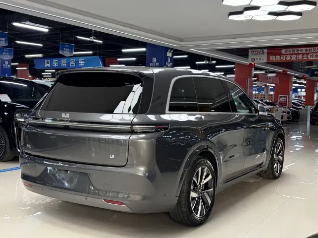 Li Auto L8 — Фото автомобиля 15