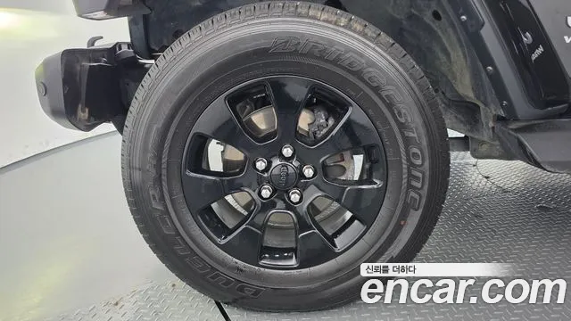 Jeep Wrangler JL — Фото автомобиля 5