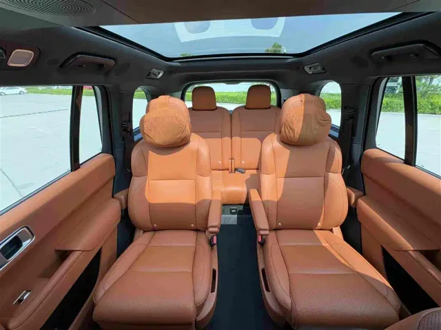 Li Auto L9 — Фото автомобиля 10