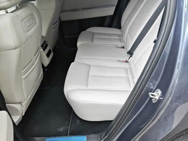 Fang Cheng Bao Titanium 7 2025 AWD Base Model — Фото автомобиля 8
