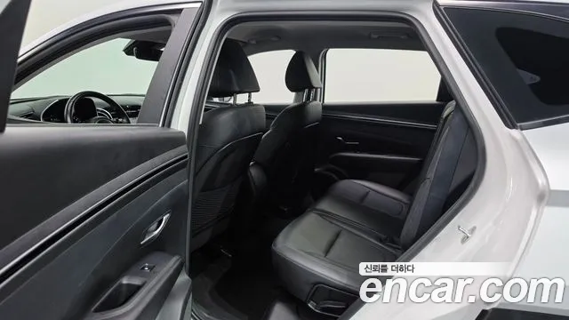 Hyundai Tucson Tucson (NX4) Бензин 1.6 турбо 2WD — Фото автомобиля 11