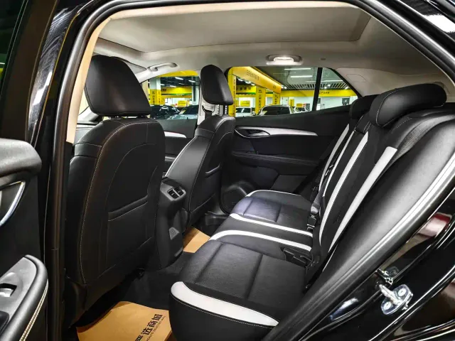 Buick Envision S — Фото автомобиля 9