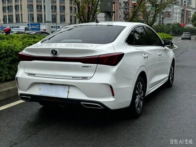 Changan Eado — Фото автомобиля 24