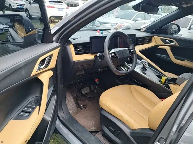 Roewe RX5 — Фото автомобиля 15