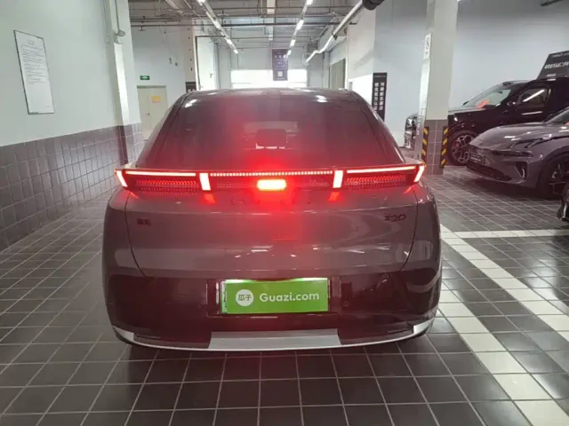 Lynk & Co Z20 — Фото автомобиля 5
