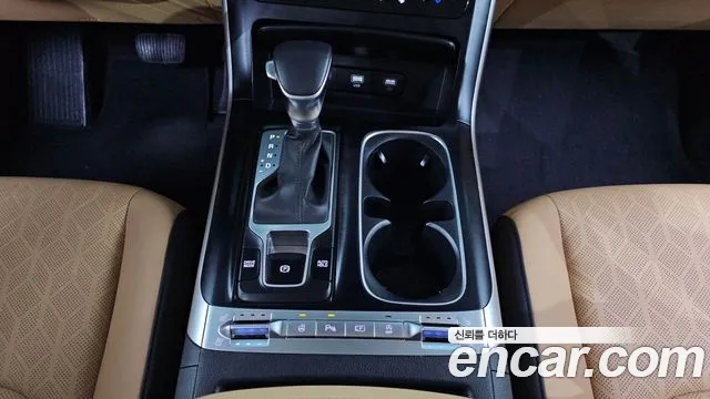 Kia Canival Carnival 4 поколение Дизель 9 мест Prestige — Фото автомобиля 9