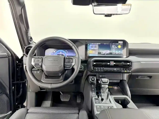 Toyota Prado — Фото автомобиля 12