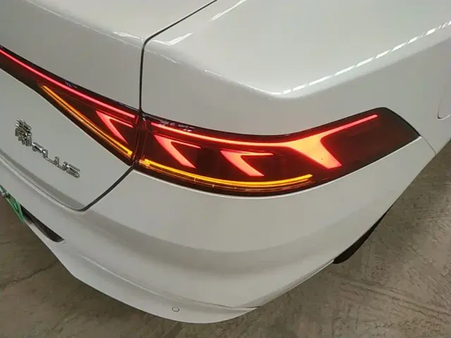 BYD Qin PLUS — Фото автомобиля 23