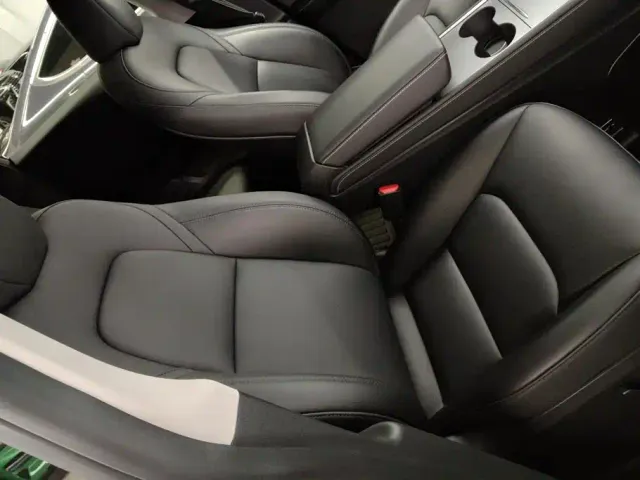 Tesla Model Y — Фото автомобиля 8