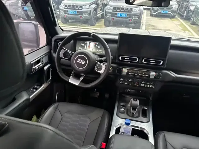 212 212 T01 2025 2.0T Diesel Version — Фото автомобиля 10