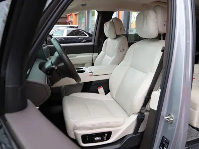 Li Auto MEGA — Фото автомобиля 5