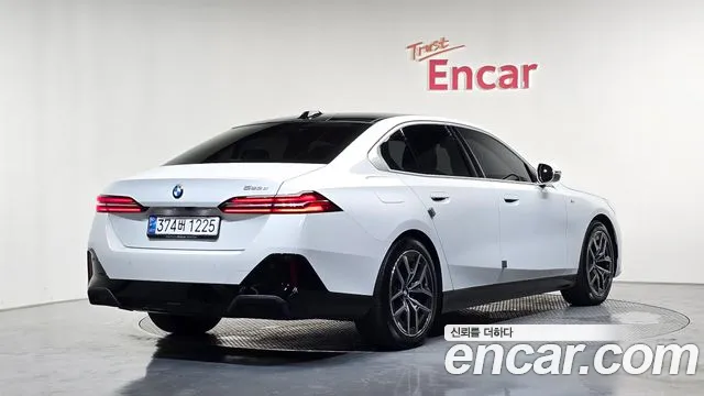 BMW 5-Series 5 серия (G60) 523d M Sport — Фото автомобиля 2