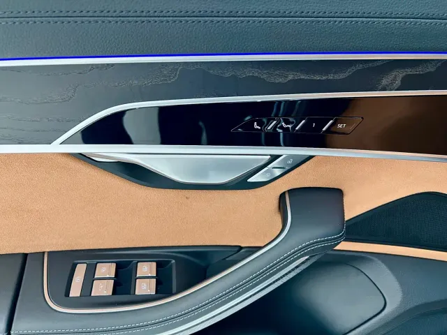 Audi A8 — Фото автомобиля 22