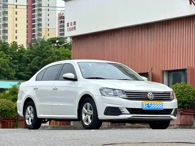 Volkswagen Lavida — Фото автомобиля 5