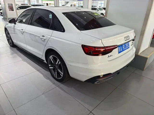 Audi A4L — Фото автомобиля 14