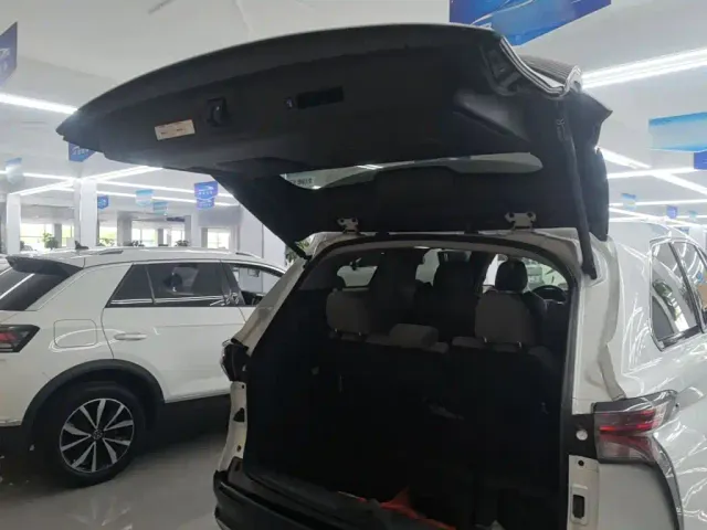 Toyota Sienna — Фото автомобиля 14