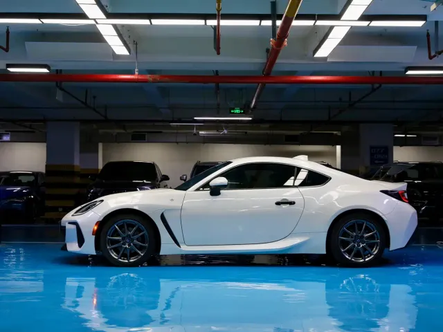 Subaru BRZ — Фото автомобиля 2