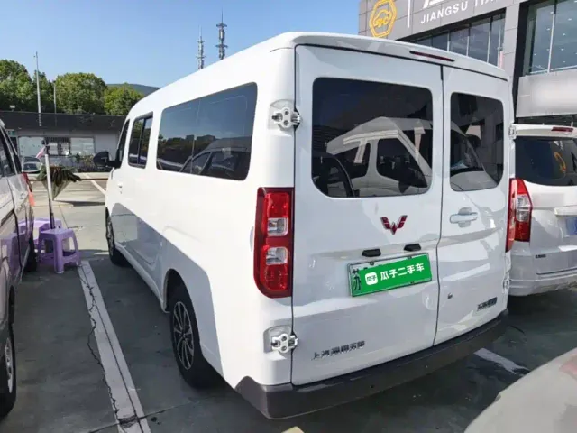 Wuling Yangguang — Фото автомобиля 4