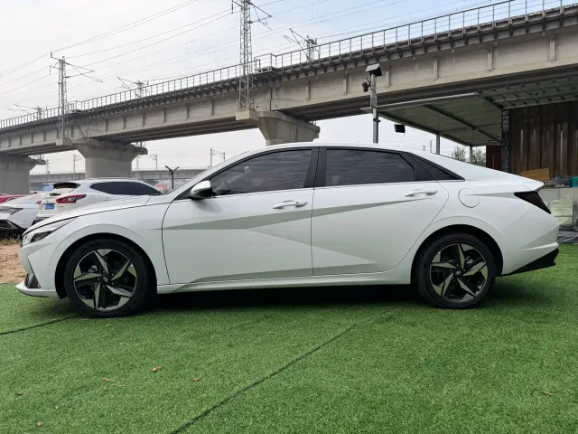 Hyundai Elantra — Фото автомобиля 7