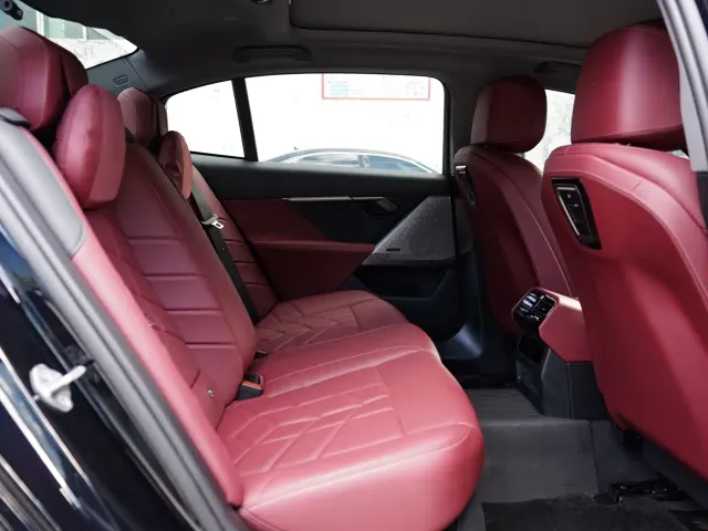 BMW 5 Series — Фото автомобиля 6