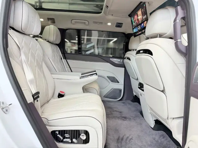 BYD U8L — Фото автомобиля 23
