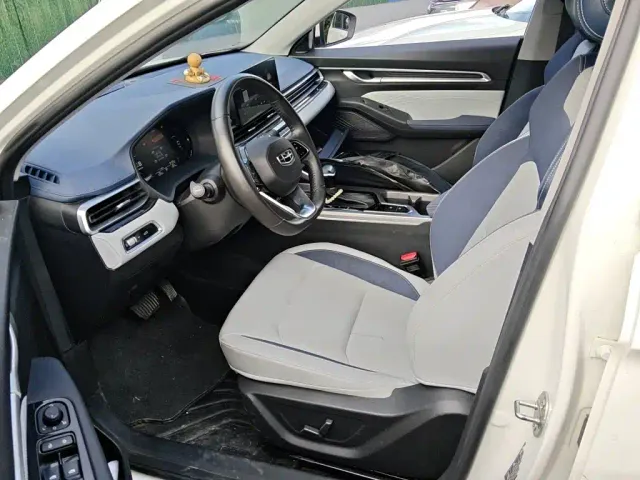 Geely Emgrand — Фото автомобиля 7