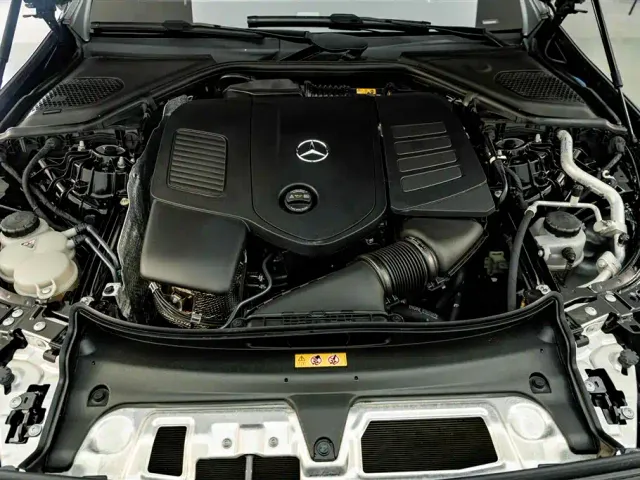 Mercedes-Benz E-Class — Фото автомобиля 23