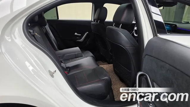 Mercedes-Benz A-Class — Фото автомобиля 3