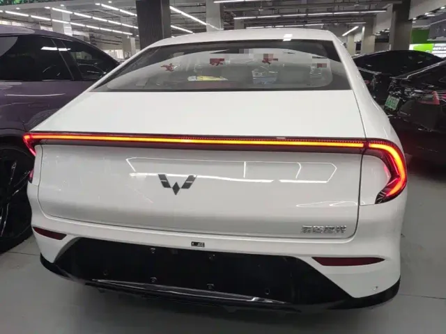 Wuling Starlight — Фото автомобиля 5