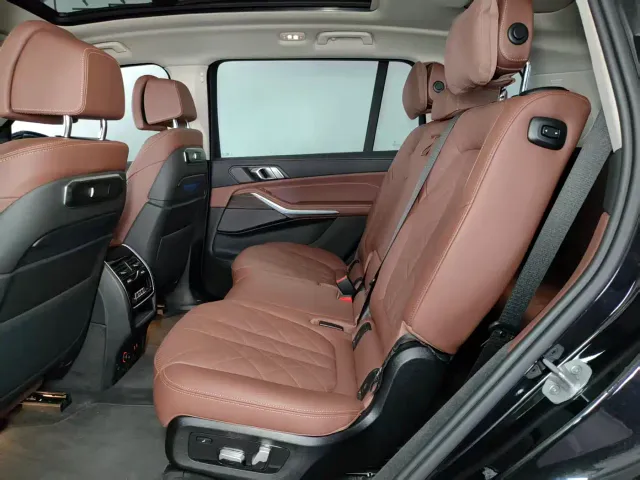 BMW X7 — Фото автомобиля 16