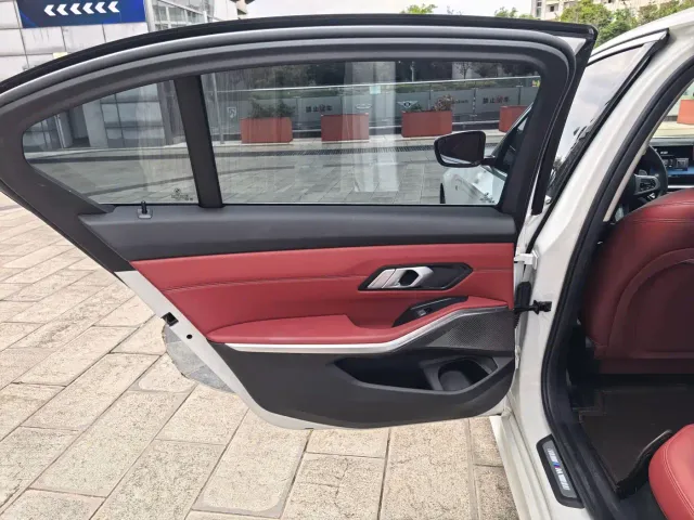 BMW 3 Series — Фото автомобиля 27