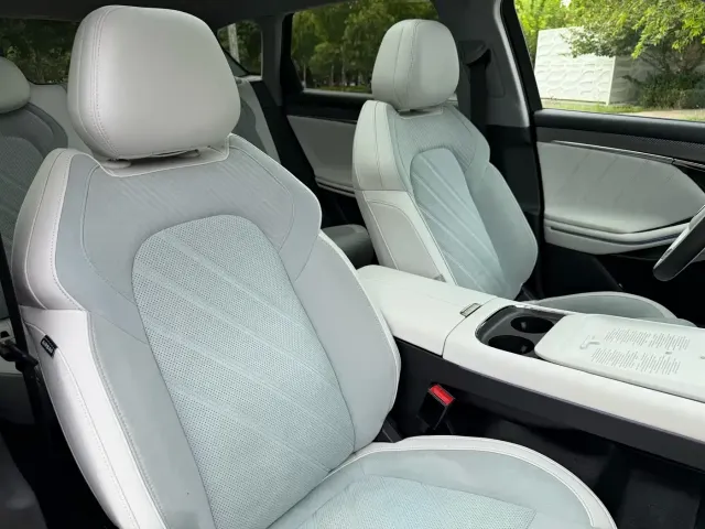 Voyah Auto VOYAH FREE 2025 318 318km RWD Touring Edition — Фото автомобиля 18