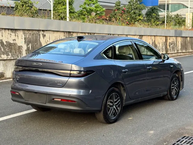 BYD Seal 05 DM-i — Фото автомобиля 6