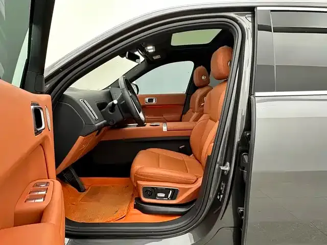 Li Auto L7 — Фото автомобиля 12