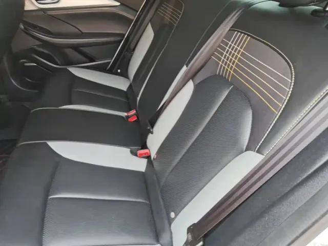 Roewe i6 MAX EV — Фото автомобиля 16